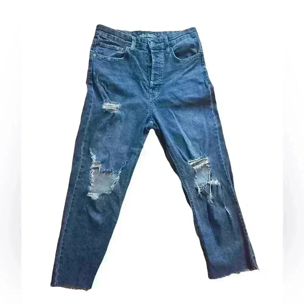 Wild Fable size 8 . High rise straight. Highly distressed . Button fly.
